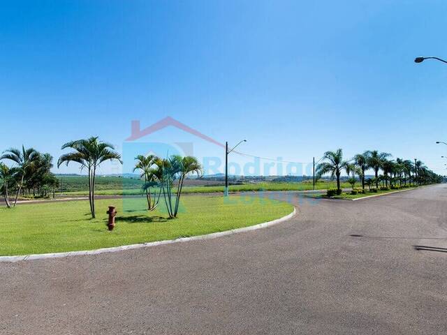 #1722 - Casa para Venda em Araras - SP - 2